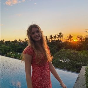 Meet your Posher, Ella